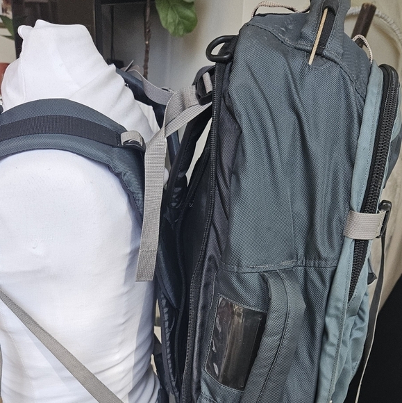 REI Traverse 31L Lightweight Convertible Backpack Duffle Bag Green & Grey GUC - Picture 2 of 12